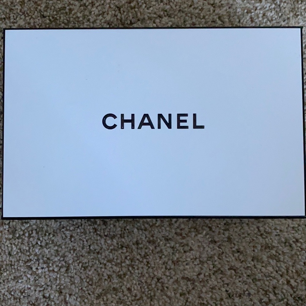 Chanel gift box